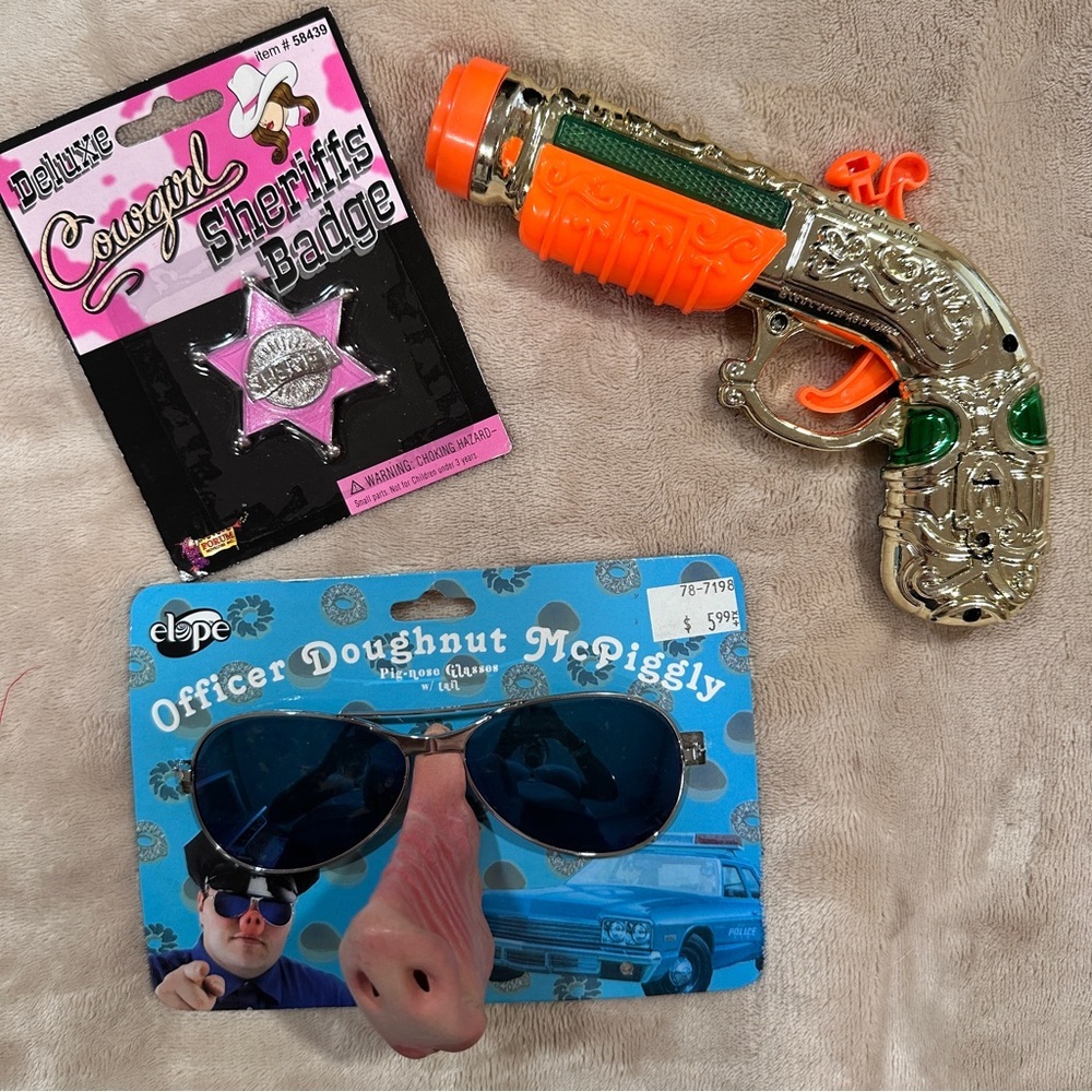 Halloween Accessory Set with Toy Gun, Badge, and Glasses